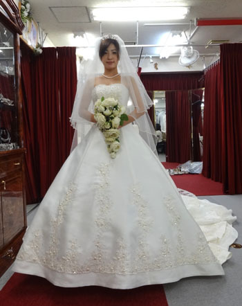 ウェディングドレスショップアトリエアンのブログ ドレスはオペラの変更 アニヴェルセル東京ベイで結婚式です