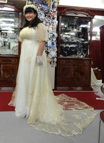 ウェディングドレスショップアトリエアンのブログ ドレスはラプンツェルのオーダー ハワイ アウラニ ディズニー で結婚式です 第二弾